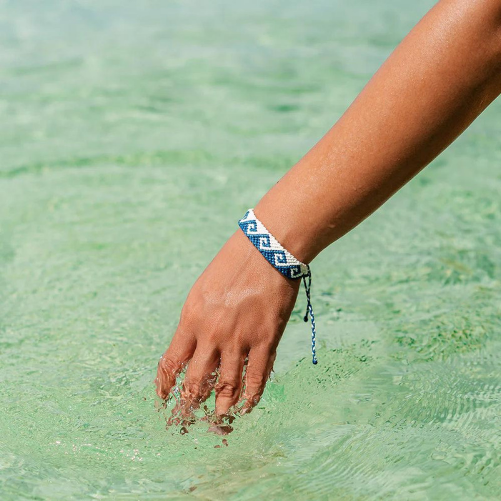 4ocean Bali Wave Braid Bracelet Blue Glow 6 pack